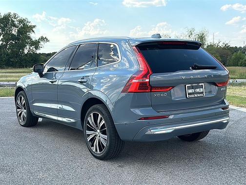 2023 Volvo XC60 B5 Plus Bright Theme