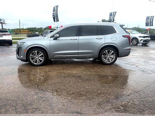 Argent Silver Metallic 2024 Cadillac XT6 Premium Luxury FWD