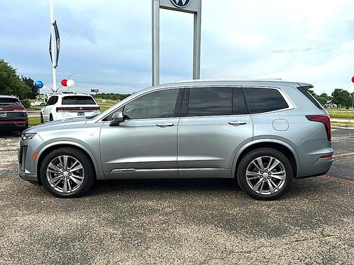 Argent Silver Metallic 2024 Cadillac XT6 Premium Luxury FWD