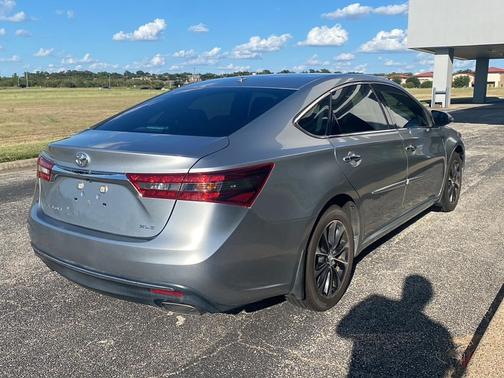 2018 Toyota Avalon XLE