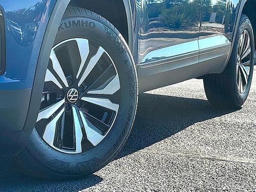 Mountain Lake Blue Metallic 2026 Volkswagen Atlas Cross Sport 2.0T SE