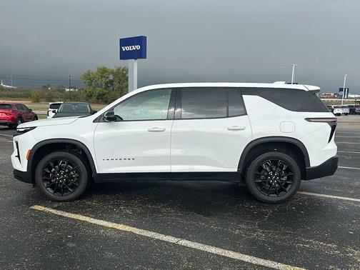 2024 Chevrolet Traverse LS