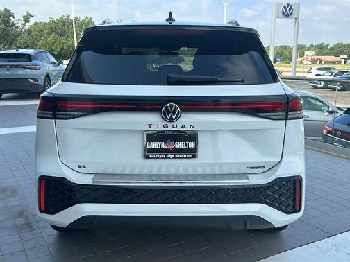 2025 Volkswagen Tiguan 2.0T SE R-Line Black 4MOTION