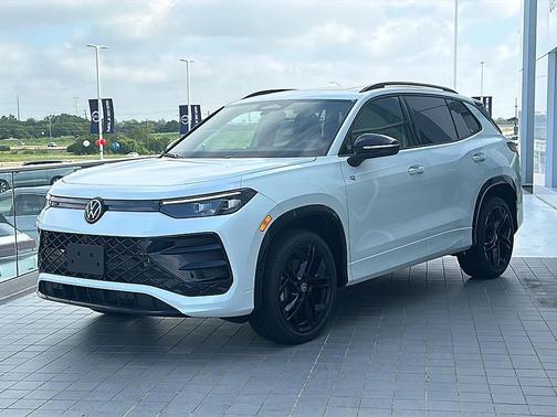 2025 Volkswagen Tiguan 2.0T SE R-Line Black 4MOTION