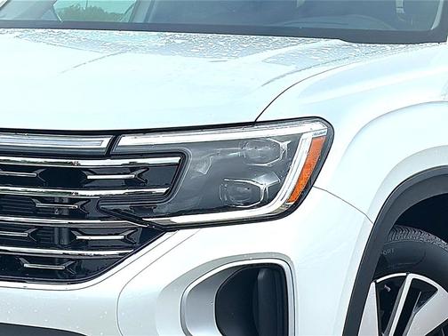 Opal White Pearl 2026 Volkswagen Atlas 2.0T SEL