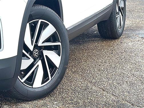 Opal White Pearl 2026 Volkswagen Atlas 2.0T SEL