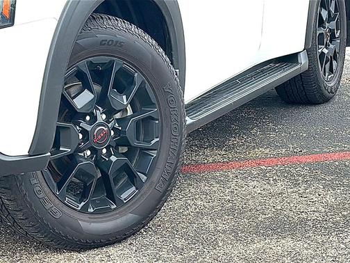 Aspen White Tricoat 2025 Nissan Armada PRO-4X 4WD