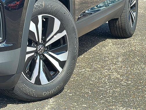 2026 Volkswagen Atlas Cross Sport 2.0T SE