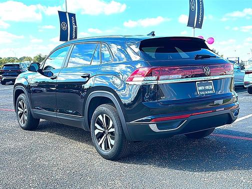 2026 Volkswagen Atlas Cross Sport 2.0T SE