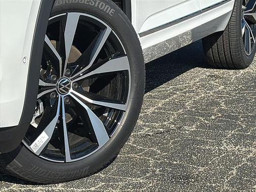 2025 Volkswagen Atlas 2.0T SEL Premium R-Line 4MOTION