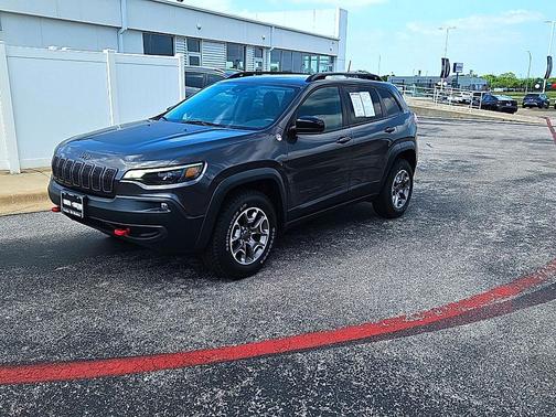 Granite Crystal Metallic Clearcoat 2022 Jeep Cherokee Trailhawk