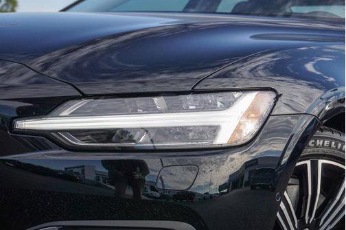 2022 Volvo S60 Recharge Plug-In Hybrid T8 Inscription