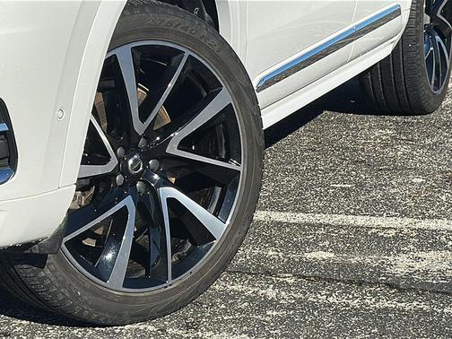 2023 Volvo XC90 B6 Plus 7-Seater