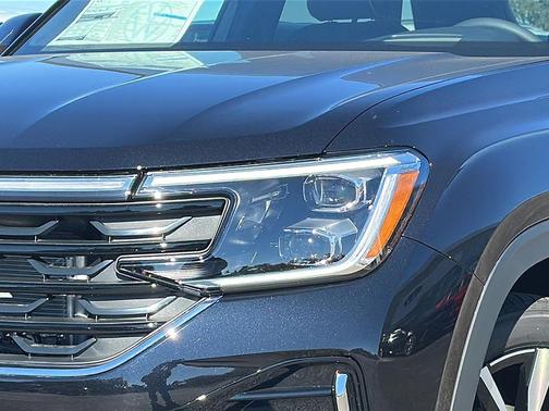 2026 Volkswagen Atlas Cross Sport 2.0T SEL Premium