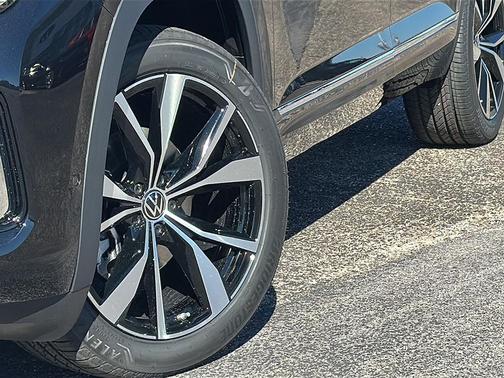 2026 Volkswagen Atlas Cross Sport 2.0T SEL Premium