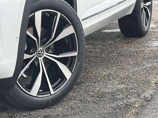 2025 Volkswagen Atlas 2.0T SEL Premium R-Line 4MOTION