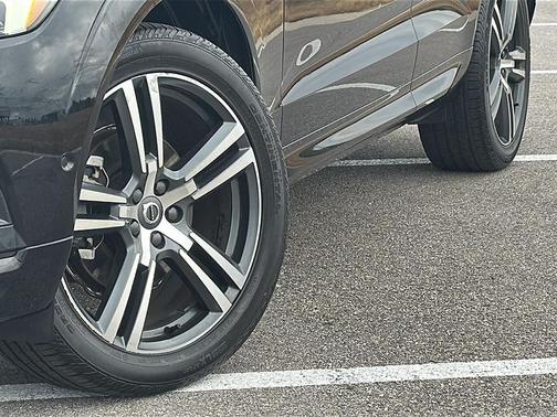 2018 Volvo XC60 T5 Momentum