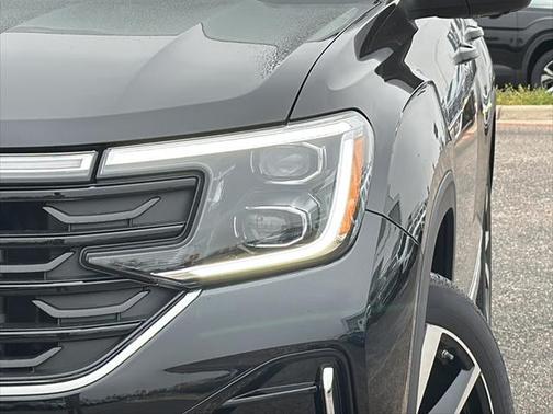2025 Volkswagen Atlas 2.0T SEL Premium R-Line 4MOTION