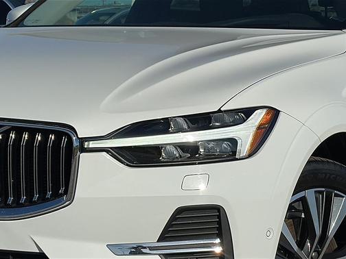 2022 Volvo XC60 Recharge Plug-In Hybrid T8 Inscription Expression