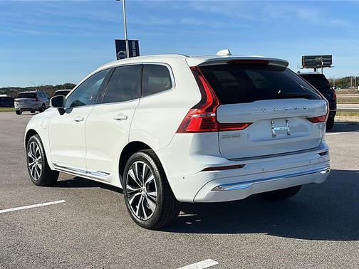 2022 Volvo XC60 Recharge Plug-In Hybrid T8 Inscription Expression