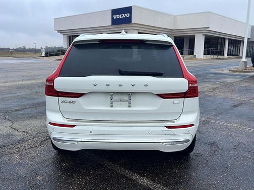 2022 Volvo XC60 Recharge Plug-In Hybrid T8 Inscription Expression