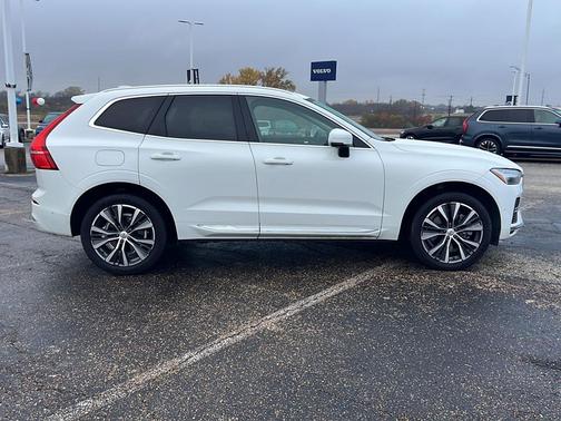 2022 Volvo XC60 Recharge Plug-In Hybrid T8 Inscription Expression