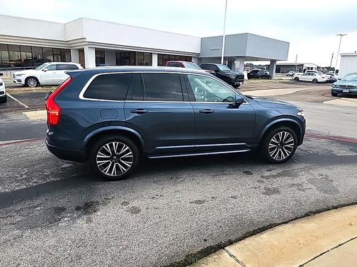 Denim Blue Metallic 2022 Volvo XC90 T6 Momentum