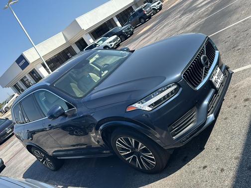 Denim Blue Metallic 2022 Volvo XC90 T6 Momentum