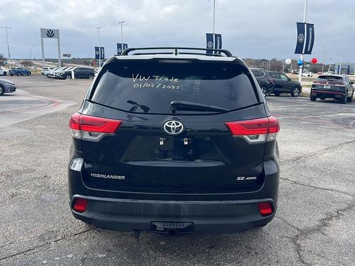 2017 Toyota Highlander SE