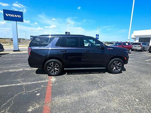 Dark Ash Metallic 2023 Chevrolet Tahoe 4WD Z71