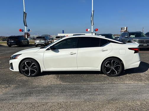 2023 Nissan Altima SR FWD