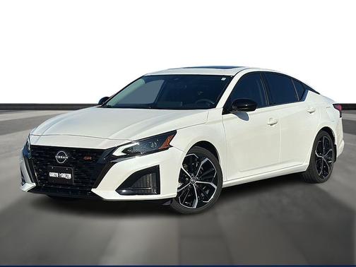 2023 Nissan Altima SR FWD