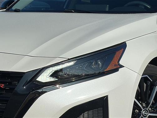 2023 Nissan Altima SR FWD