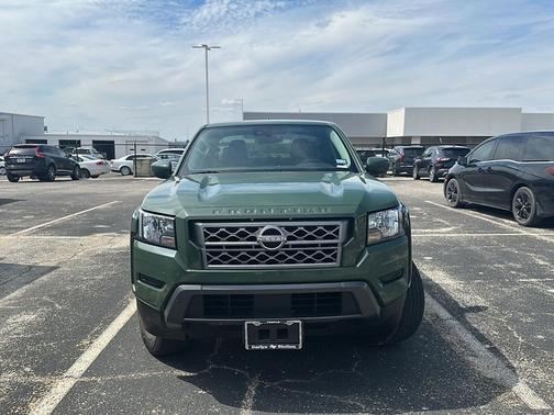 2024 Nissan Frontier SV