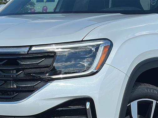 2026 Volkswagen Atlas Cross Sport 2.0T SEL Premium