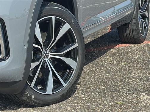 2025 Volkswagen Atlas 2.0T SEL Premium R-Line 4MOTION
