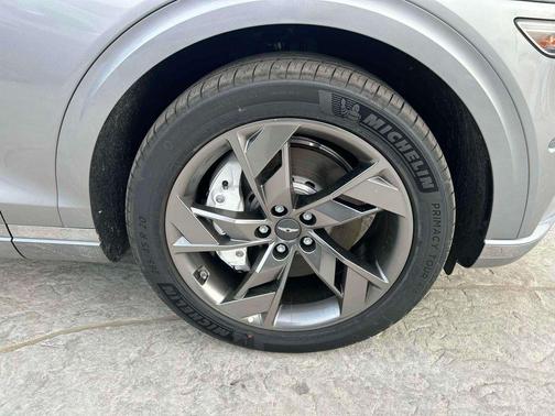 2025 Genesis Electrified GV70 Advanced