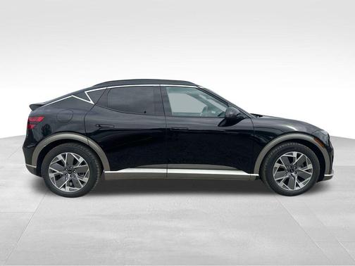 2025 Genesis GV60 Standard