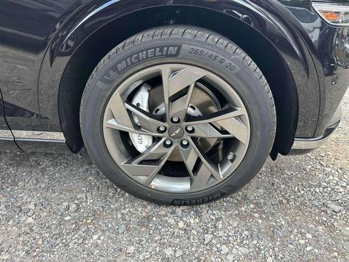 2025 Genesis Electrified GV70 Advanced