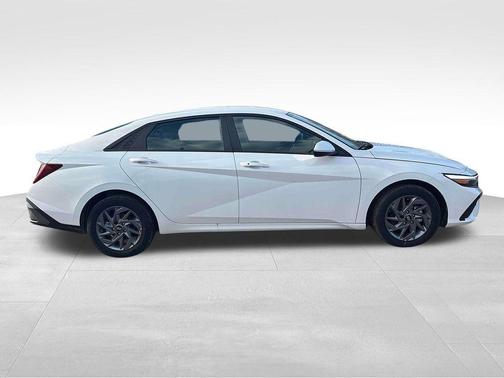 2025 Hyundai ELANTRA HEV Blue