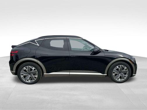 2025 Genesis GV60 Standard