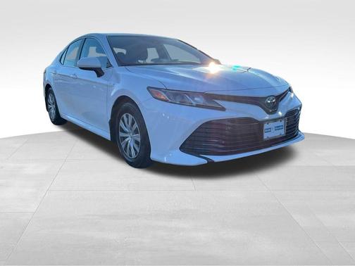 2020 Toyota Camry Hybrid LE