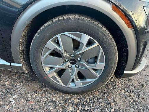 2025 Genesis GV60 Standard