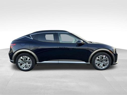 2025 Genesis GV60 Standard