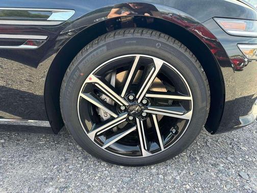 2025 Genesis G80 2.5T