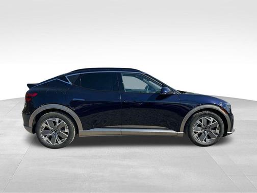 2025 Genesis GV60 Standard