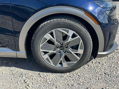 2025 Genesis GV60 Standard