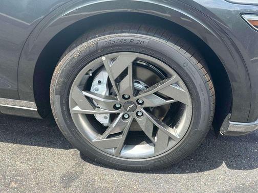 2025 Genesis Electrified GV70 Advanced