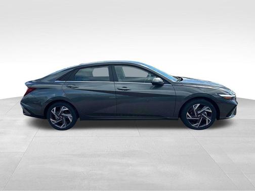 2025 Hyundai ELANTRA HEV Limited