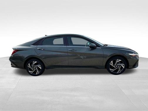 2025 Hyundai ELANTRA HEV Limited